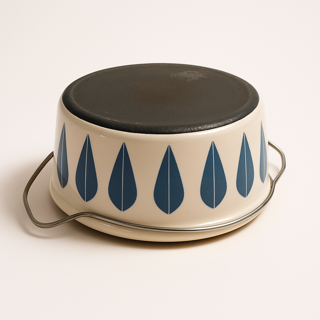 Cathrineholm Lotus Dutch Oven Pot with Lid