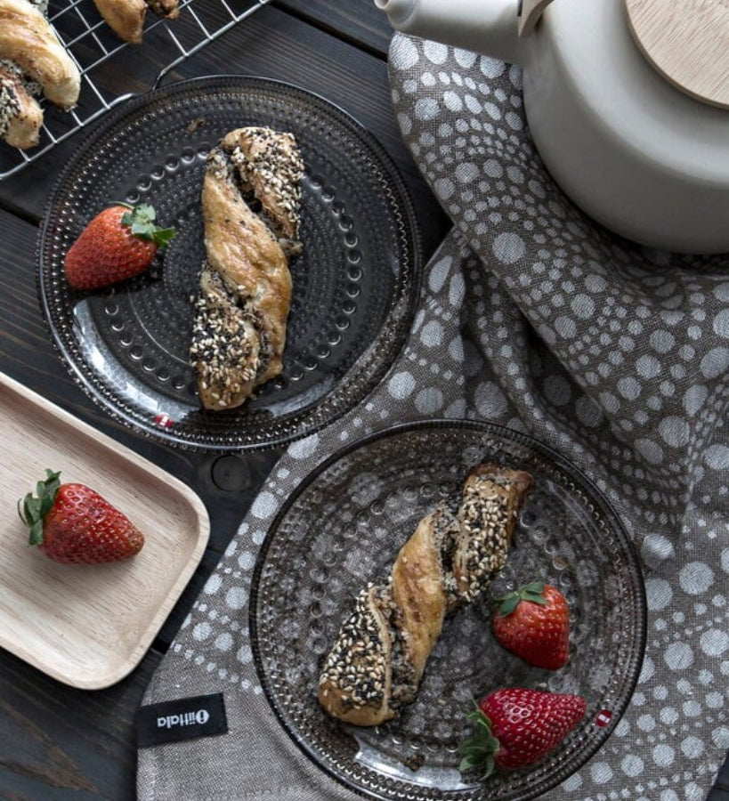 iittala_Kastishelme_plates_2.jpg