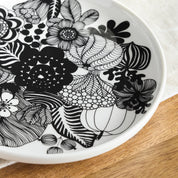 Marimekko  Siirtolapuutarha Launten Plate and Napkin Set